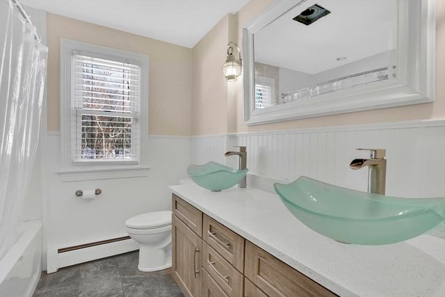 68 Peros Dr, Agawam, MA 01001