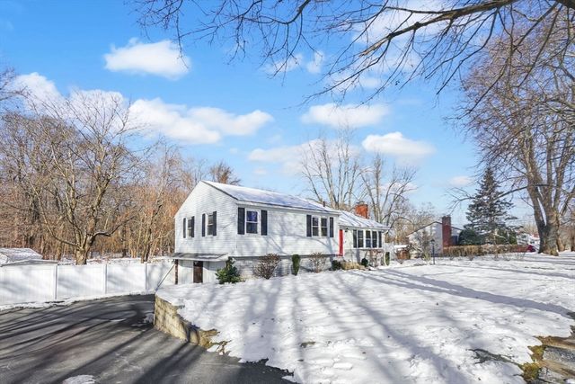 68 Peros Dr, Agawam, MA 01001