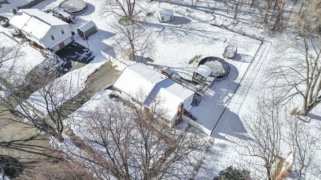 68 Peros Dr, Agawam, MA 01001