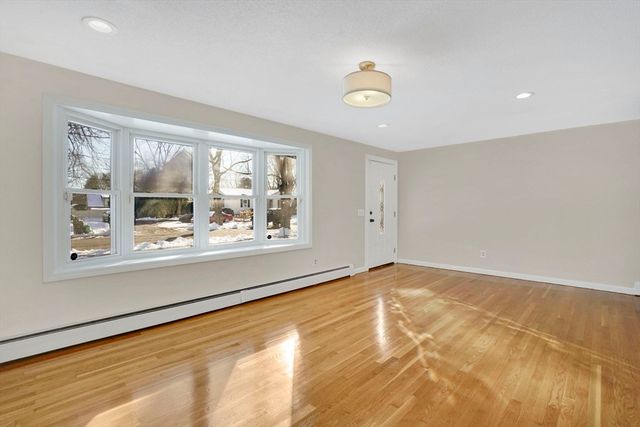 68 Peros Dr, Agawam, MA 01001