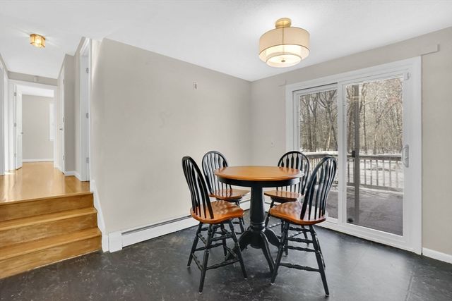 68 Peros Dr, Agawam, MA 01001