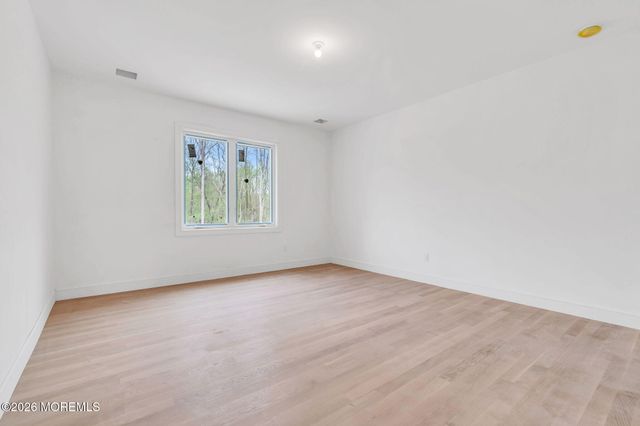 112 Parker Chase Court, Morganville, NJ 07751