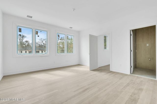 112 Parker Chase Court, Morganville, NJ 07751