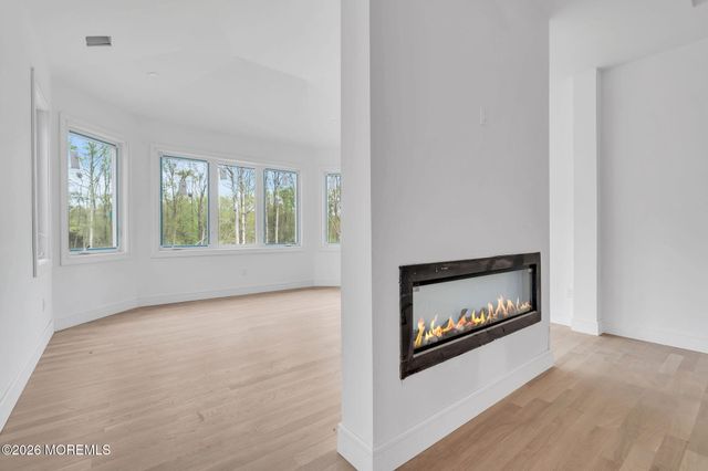 112 Parker Chase Court, Morganville, NJ 07751
