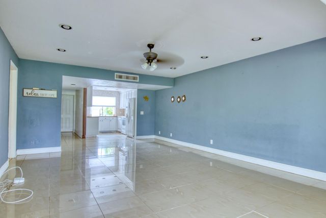 4360 Fountains Drive 4360, Lake Worth, FL 33467