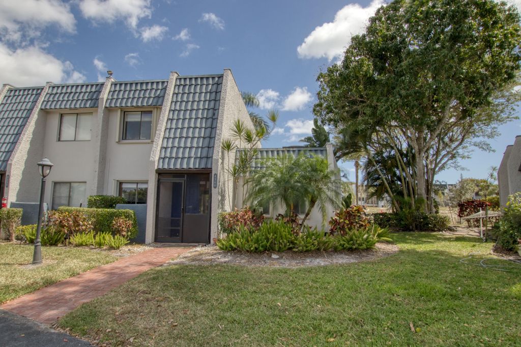 4360 Fountains Drive 4360, Lake Worth, FL 33467