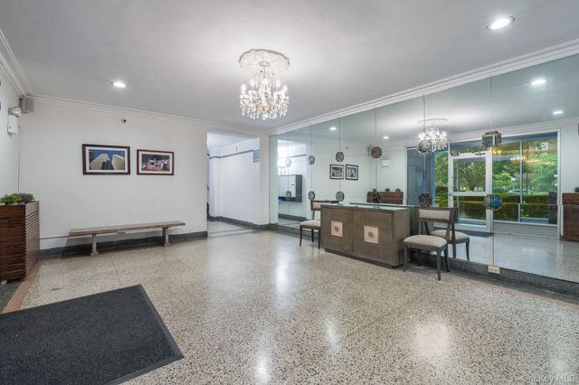 182-25 Wexford Terrace 410, Jamaica Estates, NY 11432