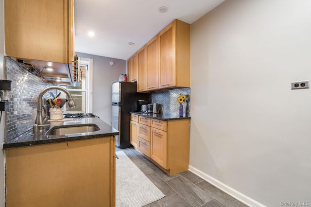 182-25 Wexford Terrace 410, Jamaica Estates, NY 11432