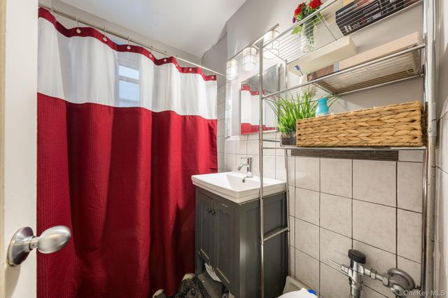 182-25 Wexford Terrace 410, Jamaica Estates, NY 11432