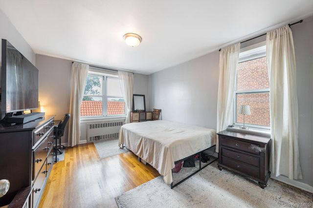 182-25 Wexford Terrace 410, Jamaica Estates, NY 11432