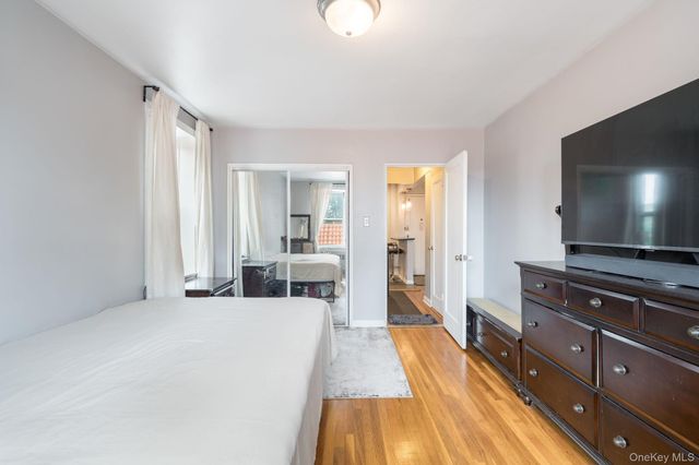 182-25 Wexford Terrace 410, Jamaica Estates, NY 11432