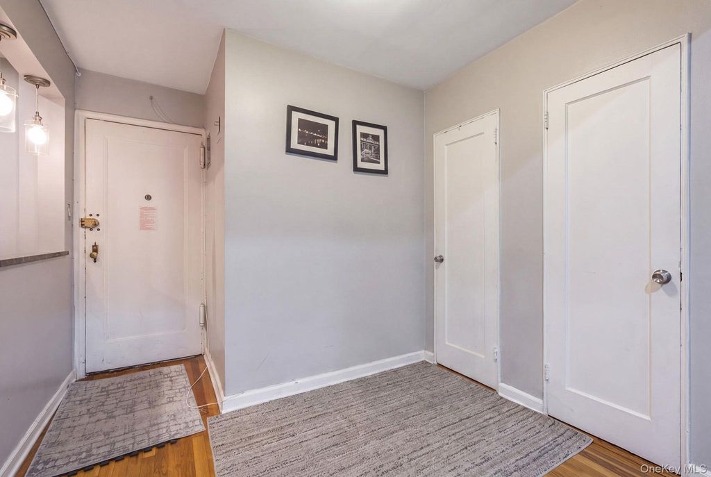 182-25 Wexford Terrace 410, Jamaica Estates, NY 11432 — photo 2