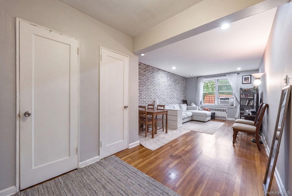 182-25 Wexford Terrace 410, Jamaica Estates, NY 11432 — photo 3