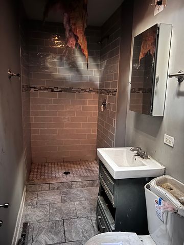 10235 S Oglesby Avenue, Chicago, IL 60617