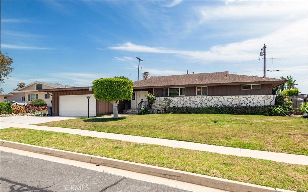 Image 1 of property listing at 3914 Admirable, Rancho Palos Verdes, CA 90275