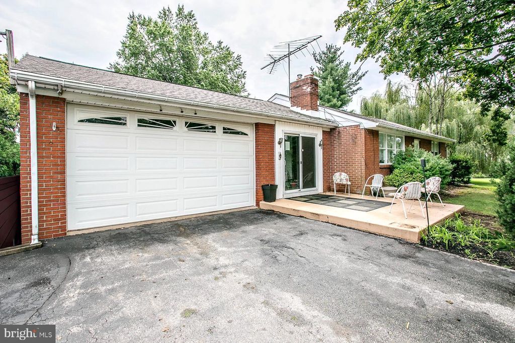 24 S PARK AVE, TROOPER, PA 19403 — exterior