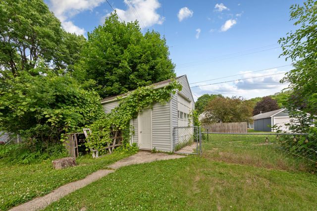 1617 N 4th Street, Mankato, MN 56001