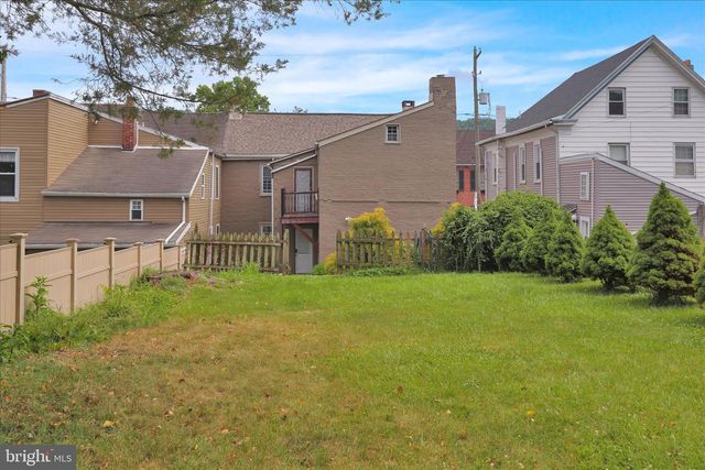 130 E MARKET ST, Marietta, PA 17547