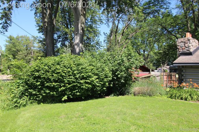 11144 Beryl Drive, White Lake Charter Township, MI 48386