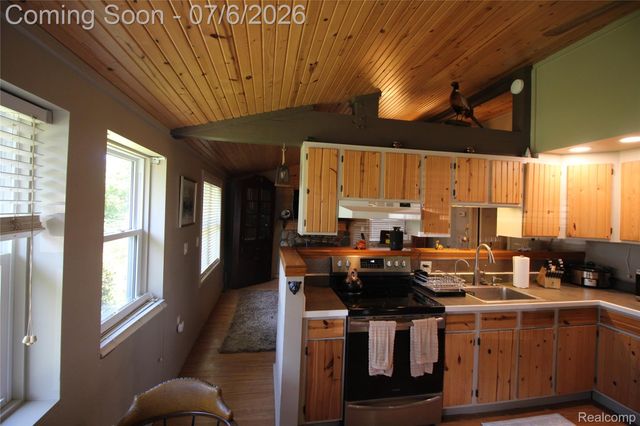 11144 Beryl Drive, White Lake Charter Township, MI 48386