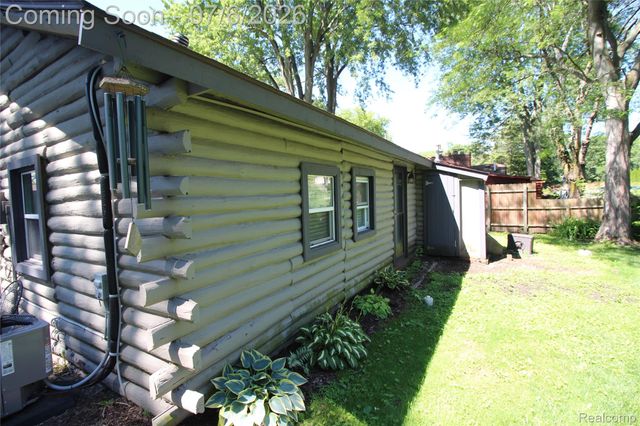 11144 Beryl Drive, White Lake Charter Township, MI 48386
