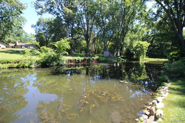 11144 Beryl Drive, White Lake Charter Township, MI 48386