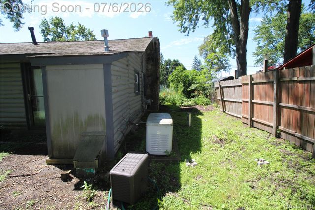11144 Beryl Drive, White Lake Charter Township, MI 48386