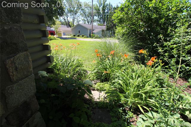 11144 Beryl Drive, White Lake Charter Township, MI 48386