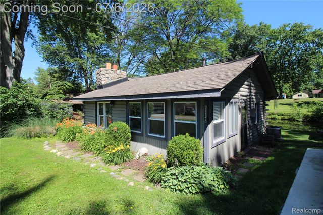 11144 Beryl Drive, White Lake Charter Township, MI 48386