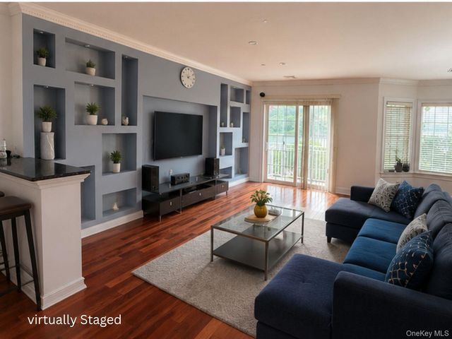 314 Soundview Lane, College Point, NY 11356