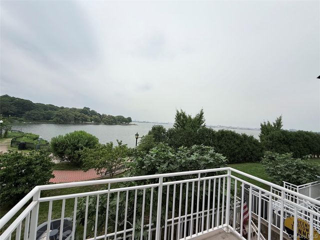 314 Soundview Lane, College Point, NY 11356