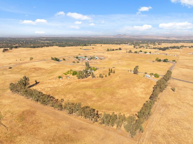 13905 Mendenhall Road, Red Bluff, CA 96080