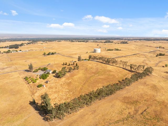 13905 Mendenhall Road, Red Bluff, CA 96080