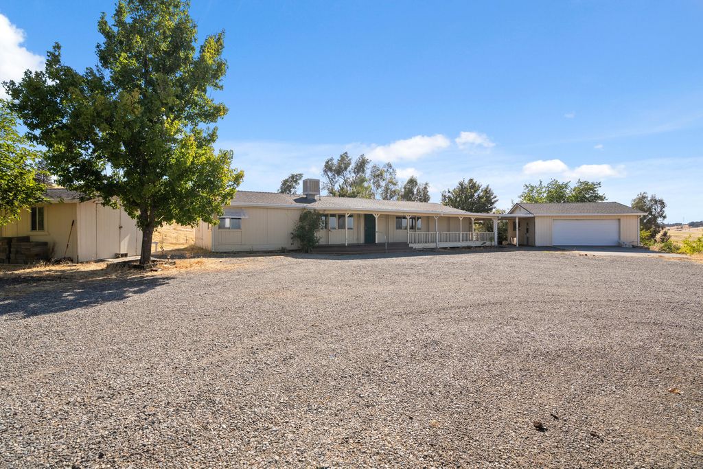 13905 Mendenhall Road, Red Bluff, CA 96080