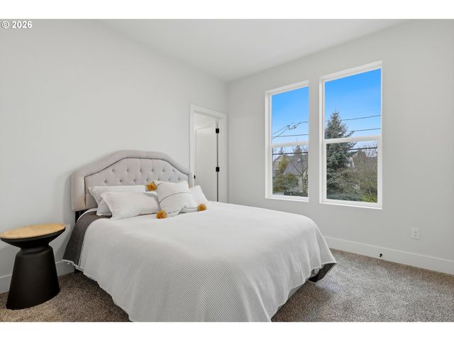 3792 Ne 81ST Ave, Portland, OR 97213