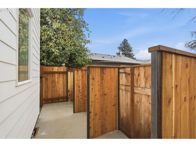 3792 Ne 81ST Ave, Portland, OR 97213