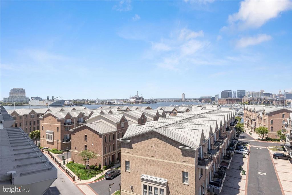 Image 29 of property listing at 2702 LIGHTHOUSE PT E #516, Baltimore, MD 21224