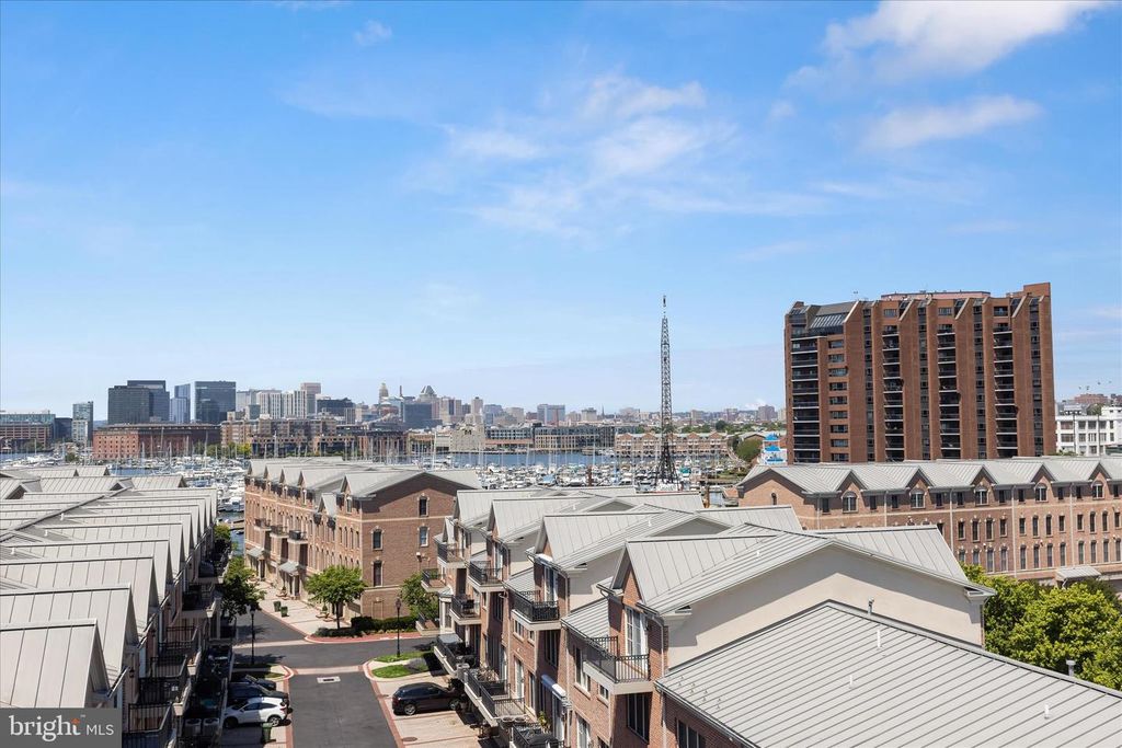 Image 30 of property listing at 2702 LIGHTHOUSE PT E #516, Baltimore, MD 21224