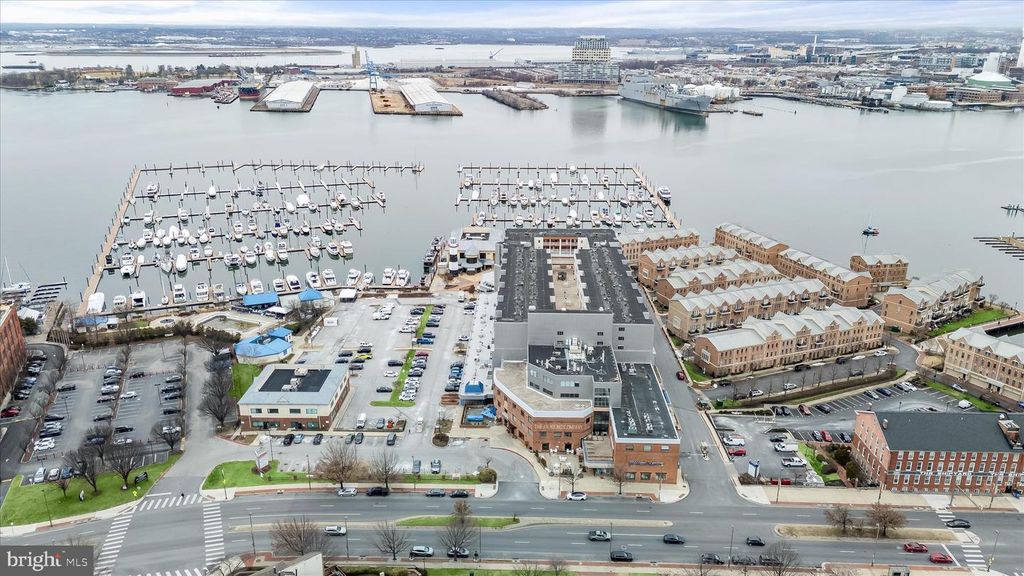Image 37 of property listing at 2702 LIGHTHOUSE PT E #516, Baltimore, MD 21224