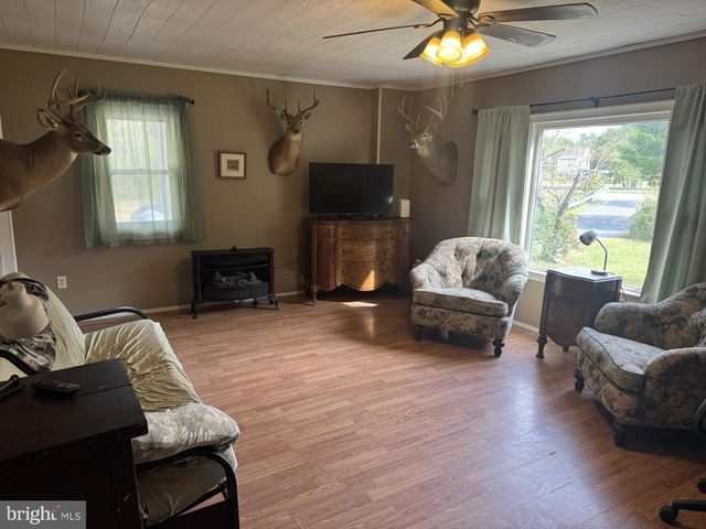 42 BRICKY RD, Pottsville, PA 17901