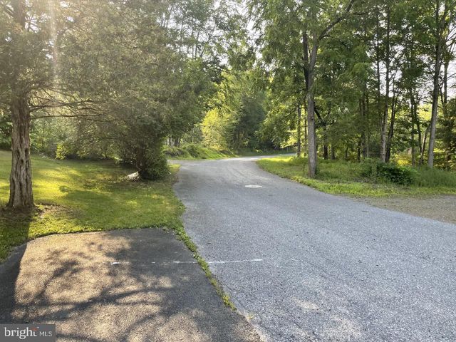 42 BRICKY RD, Pottsville, PA 17901