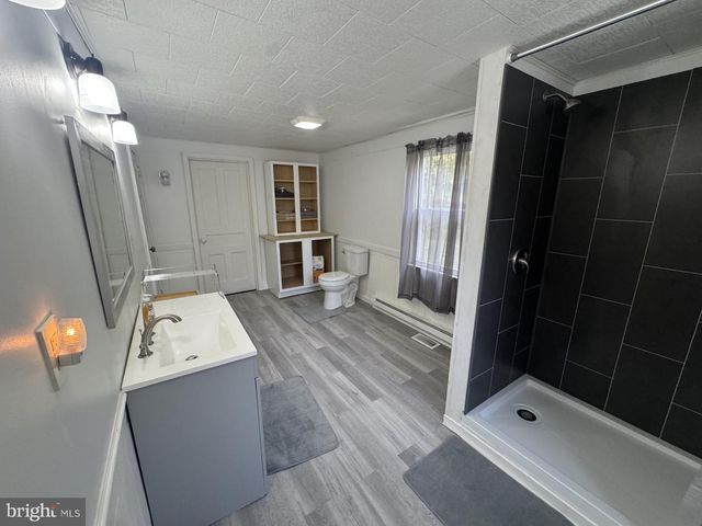 42 BRICKY RD, Pottsville, PA 17901