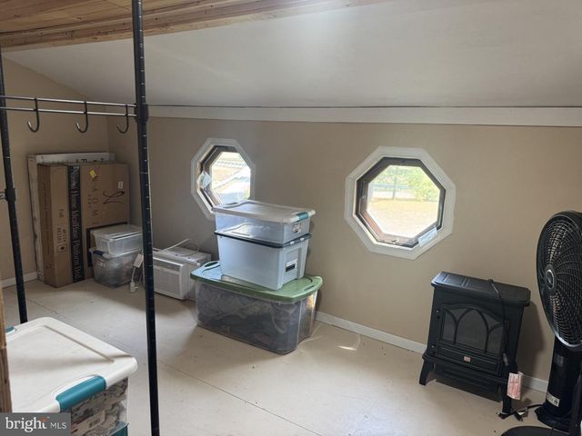 42 BRICKY RD, Pottsville, PA 17901