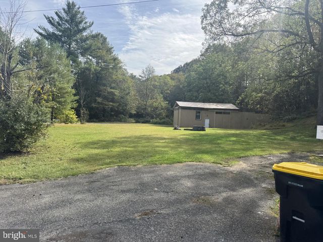 42 BRICKY RD, Pottsville, PA 17901