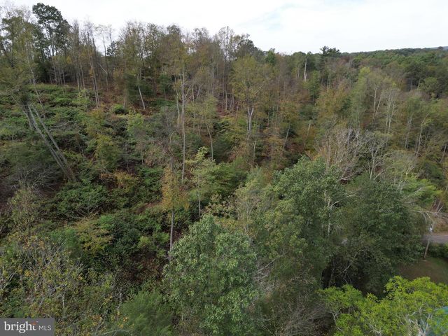 42 BRICKY RD, Pottsville, PA 17901