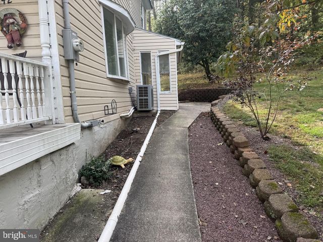 42 BRICKY RD, Pottsville, PA 17901