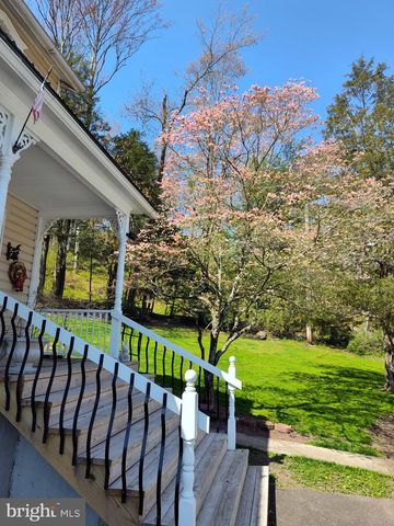 42 BRICKY RD, Pottsville, PA 17901