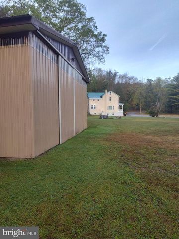 42 BRICKY RD, Pottsville, PA 17901