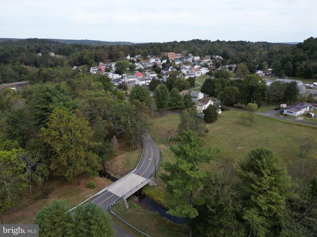 42 BRICKY RD, Pottsville, PA 17901