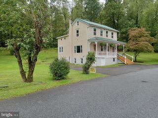 42 BRICKY RD, Pottsville, PA 17901